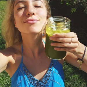 Em seu Instagram, Cami mostra tudo o que faz e come para manter a forma de uma maneira saudável - Reprodução/Instagram/mssupremebanana - Reprodução/Instagram/mssupremebanana