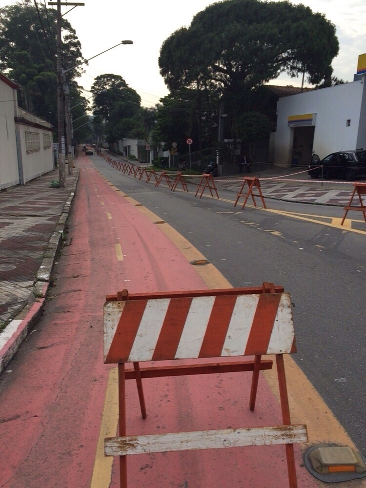 28.nov.2015 - Jockey Club de São Paulo recebe festival Brahma Valley; por volta das 8h, o entorno estava vazio - Renata Nogueira/UOL