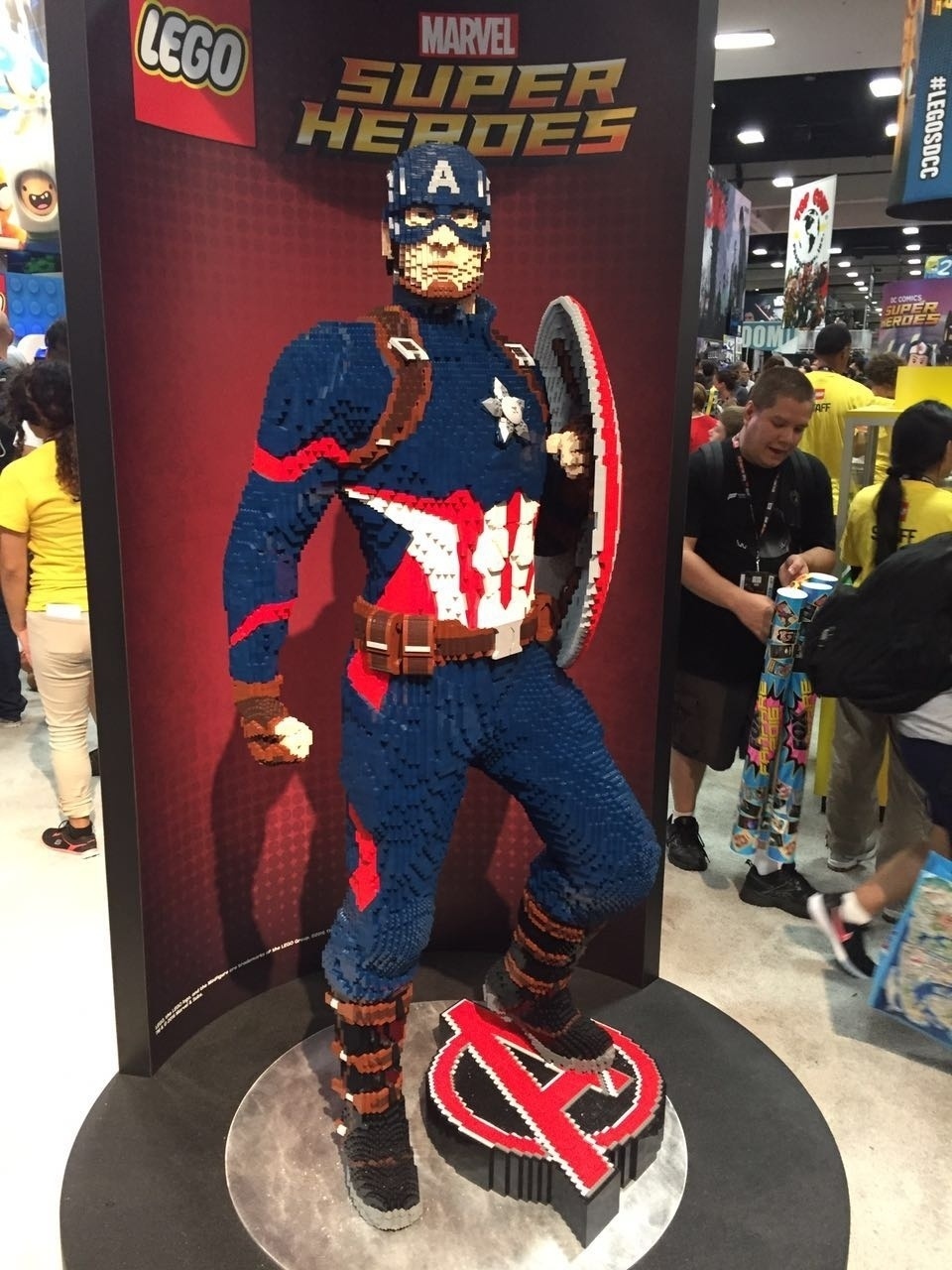 20.jul.2016 - Boneco de LEGO do Capitão América na San Diego Comic-Con 2016 - Felipe Branco Cruz /UOL