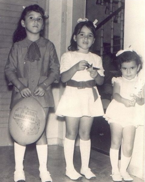 11.out.2016 - Daniela Mercury (no centro) com as irmãs no Dia das Crianças - Reprodução/Instagram/danielamercury