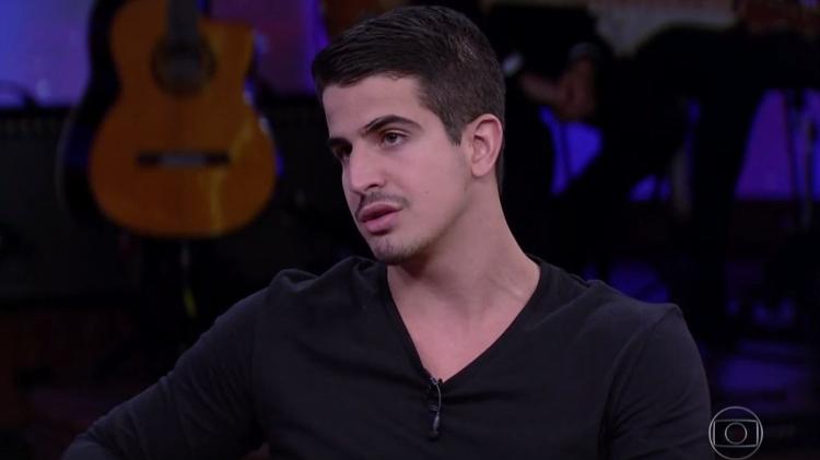 Enzo Celulari participa do "Conversa com Bial" ao lado de Claudia Raia - Reprodução/TV Globo - Reprodução/TV Globo