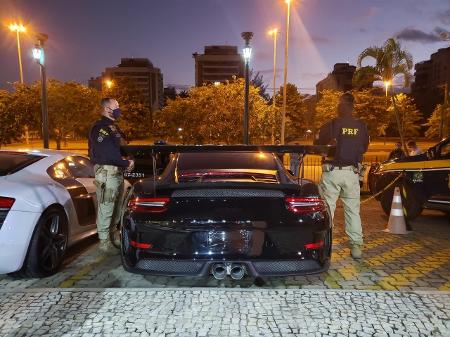 Corridas com carros de luxo: operação é realizada contra rachas no