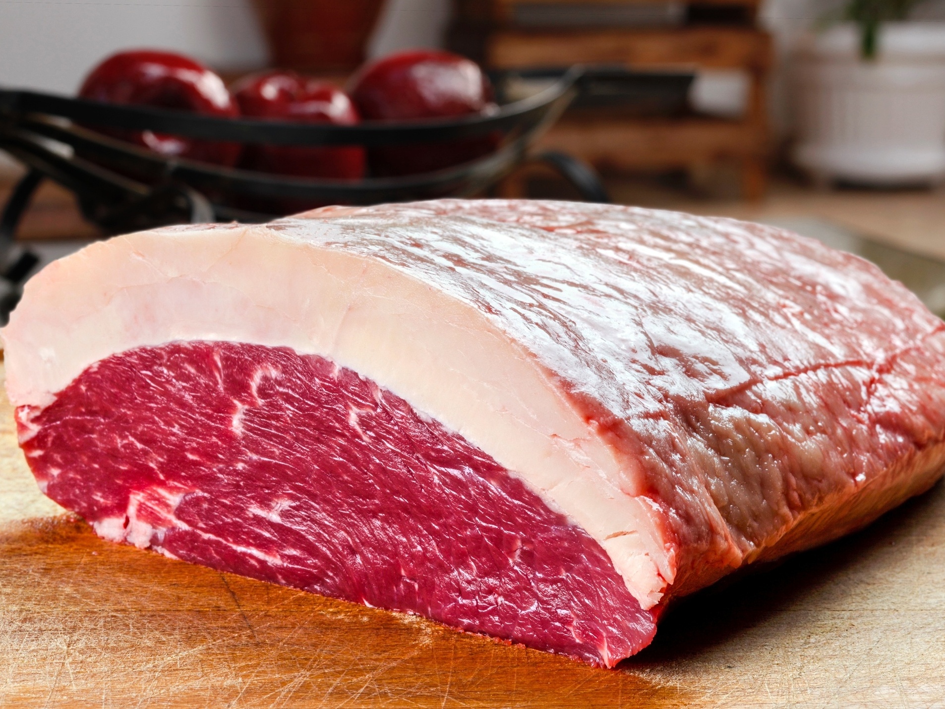 Forças Armadas compraram 700 mil quilos de picanha e 80 mil cervejas caras