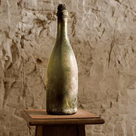 A garrafa de 147 anos de Perrier-Jouët quebrou o recorde de uma das casas de leilão mais tradicionais do mundo, a Christie"s - Divulgação