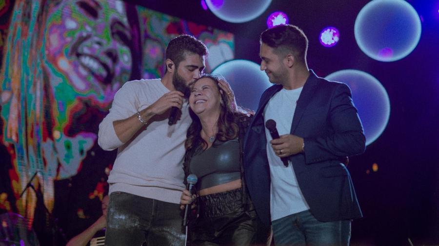 Ruth Moreira canta com Henrique e Juliano em show - Isabella Mendes/Divulgação