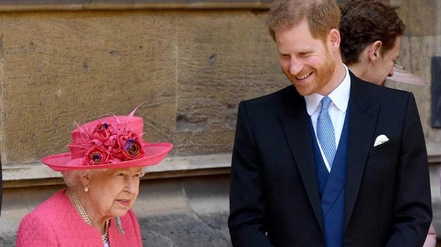 Príncipe Harry posa ao lado da avó, a rainha Elizabeth 2ª - Max Mumby/Getty Image