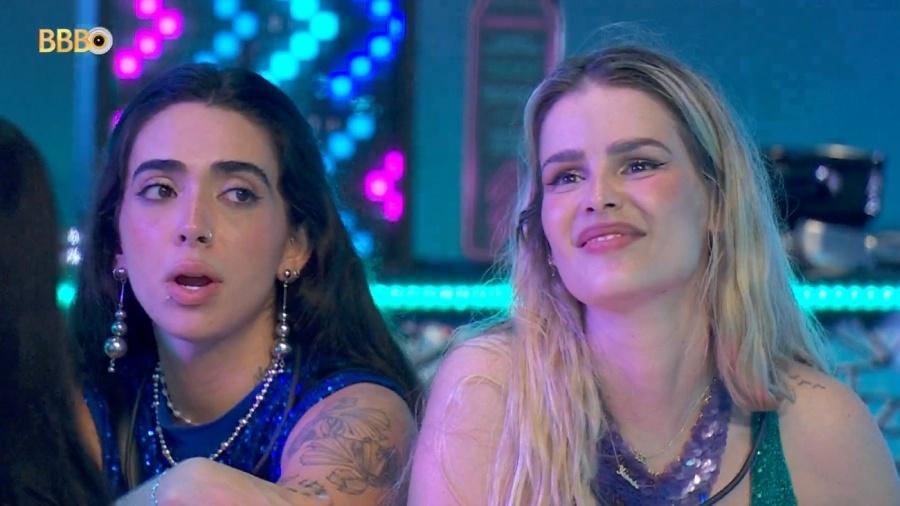 Giovanna e Yasmin Brunet conversam durante festa