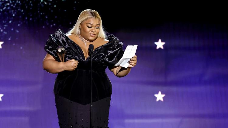 Da'Vine Joy Randolph aceita o Critics Choice Awards por 'Os Rejeitados'