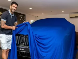BMW que Suárez comprou após marcar 3 gols pelo Grêmio é colocado à venda