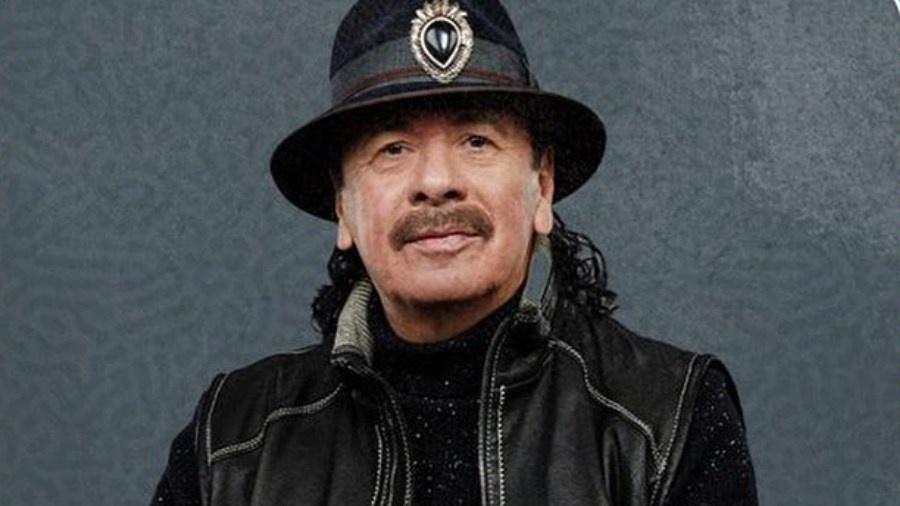 O guitarrista Carlos Santana 