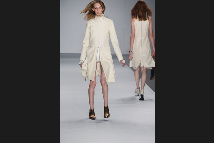 Modelo escorregando - Alexandre Schneider/UOL