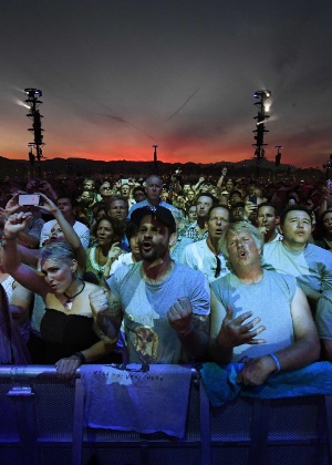 9.out.2016 - Público do Desert Trip durante o show do The Who - Mark Ralston/AFP