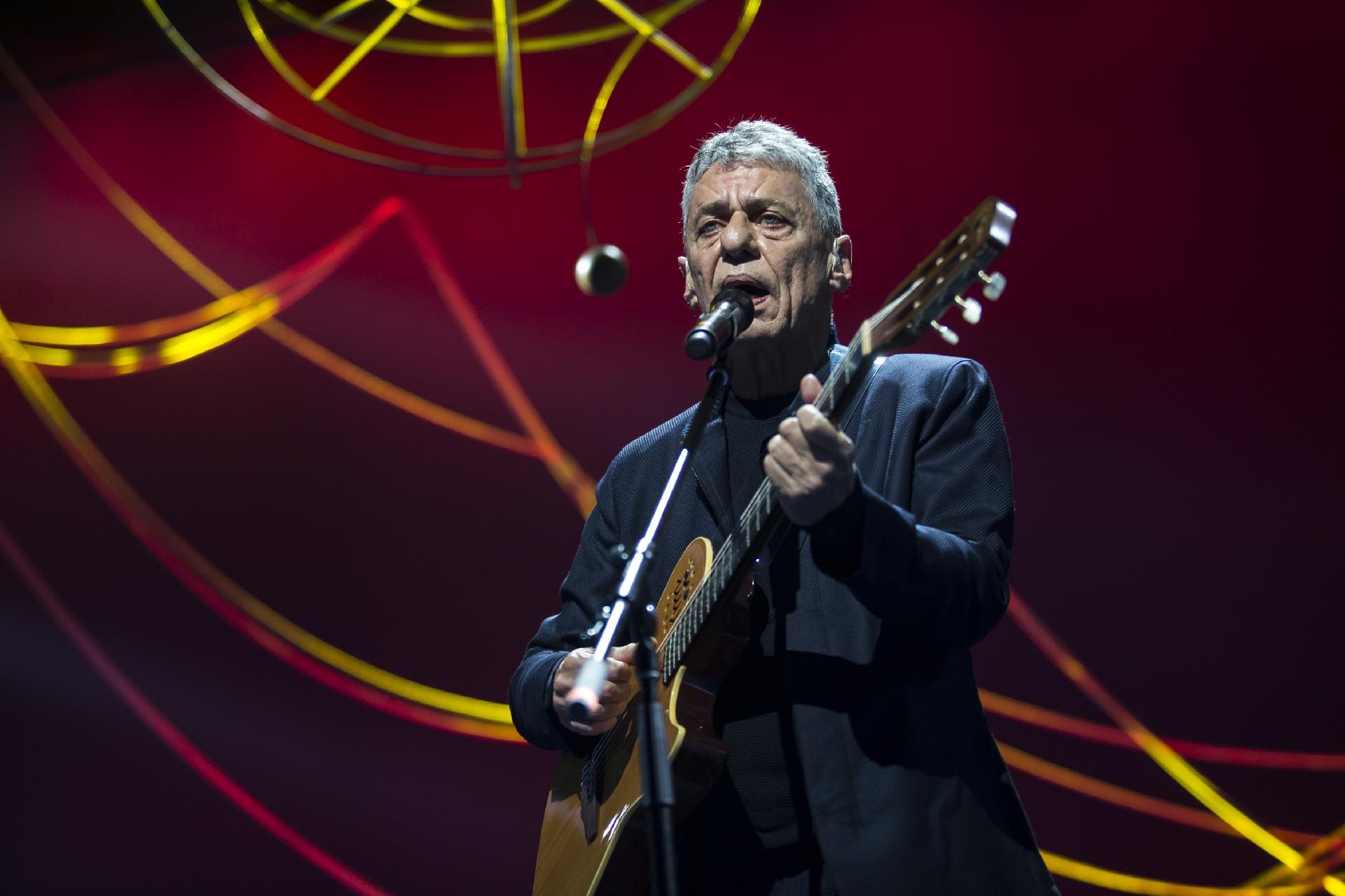 Chico Buarque apresenta para a imprensa duas canções da turnê Caravanas, na casa de espetáculos Vivo Rio, localizada no Museu de Arte Moderna, Aterro do Flamengo, na cidade do Rio de Janeiro - Bruna Prado/UOL