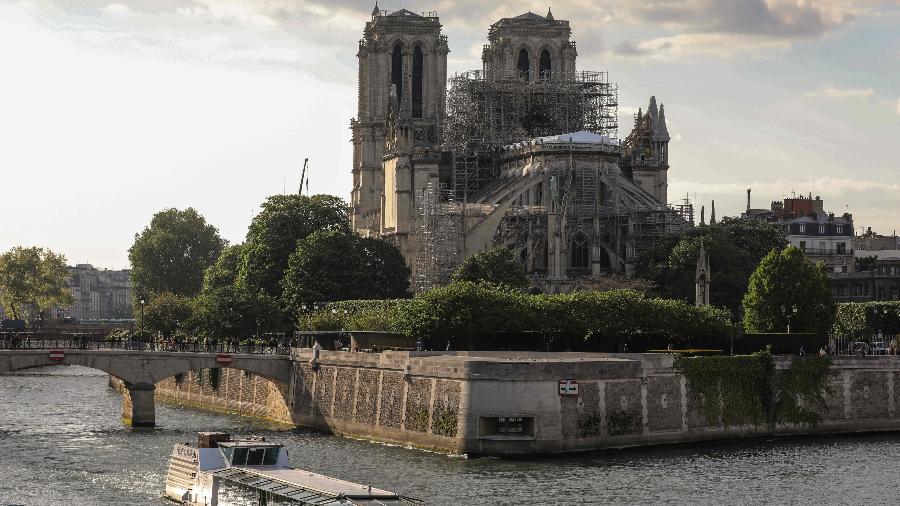 A catedral de Notre-Dame, em Paris, que está sendo reconstruída  - Ludovic Marin/AFP