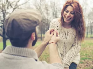 Acerte em cheio no cenário: o pedido de casamento ideal para cada signo