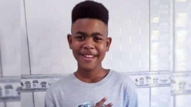 A morte de João Pedro sensibilizou pessoas ao redor do mundo; no dia 18, família lembra um mês do crime - Reprodução/Twitter/@_danblaz