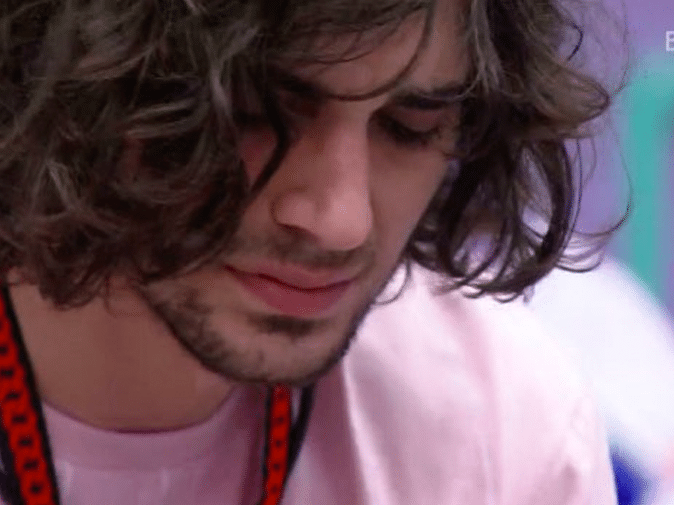 "Time Fiuk" deve explicações sobre estado de saúde do cantor