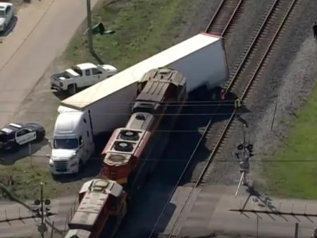 Caminhoneiro famoso rifa caminhão arqueado com 17 multas e 87 pontos