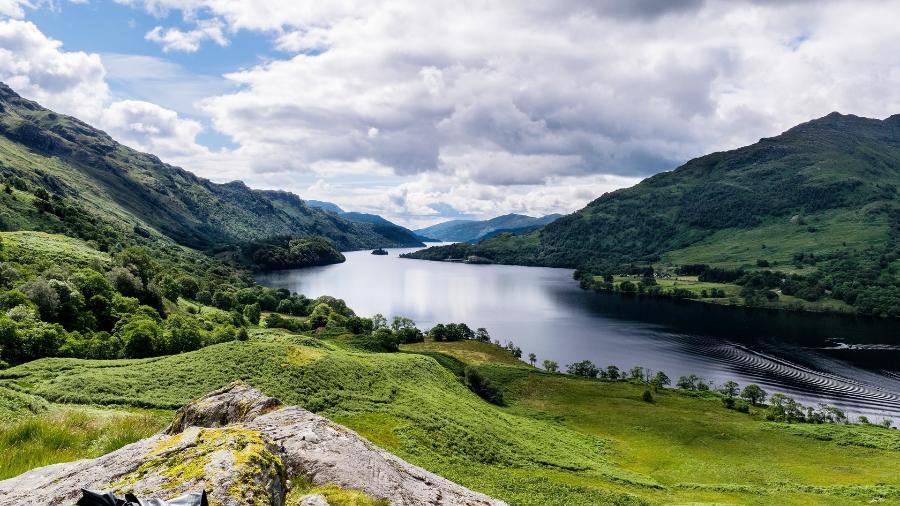 Loch Lomond, lago que fica no Parque Nacional Trossachs, no oeste da Escócia - Gary Ellis/Unsplash