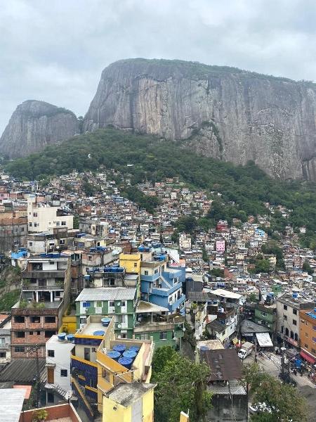 Vista de tour na Rocinha, no Rio de Janeiro
