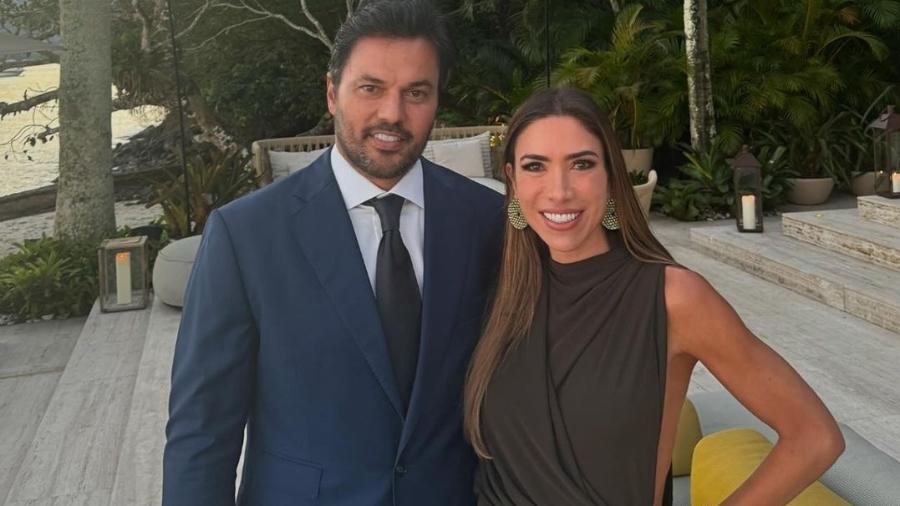 Patrícia Abravanel e o marido, Fábio Faria, em casamento no RJ