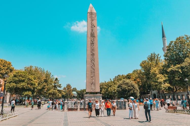 Obelisco na Parasça Sultanahmet, em Istambul, na Turquia