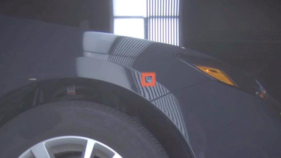 Dano em carro pego por sistema de IA da Hertz Dano em carro pego por sistema de IA da Hertz