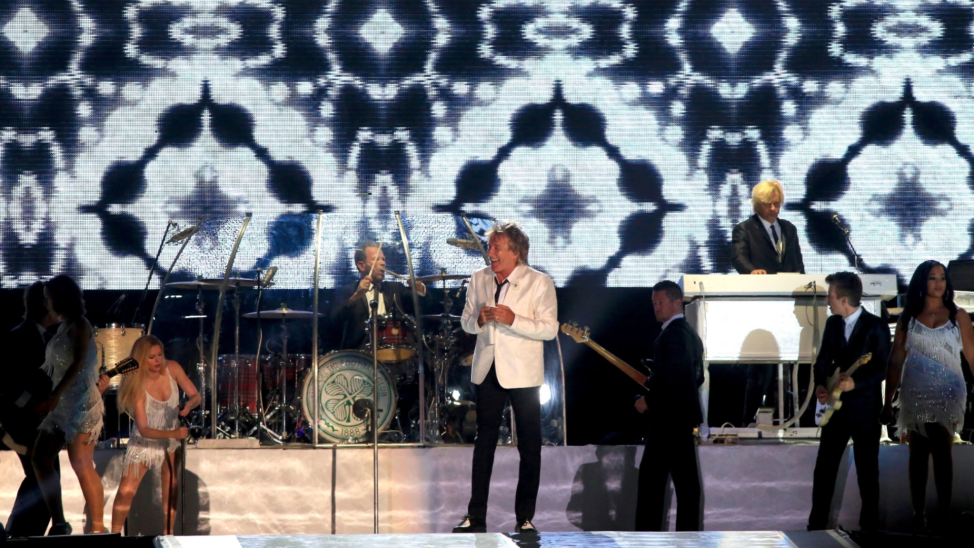 20.set.2015 - Rod Stewart se apresenta no Rock in Rio 2015, fechando as apresentações no palco Mundo do terceiro dia do festival - Marco Antonio Teixeira/UOL