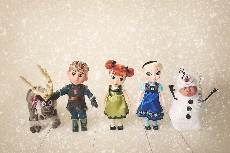 O fotógrafo JME Portraits Newborn fez um ensaio de recém-nascido inusitado com o tema "Frozen". Para encontrar o bebê na imagem, a gente teve que olhar duas vezes - JME Portraits Newborn/Reprodução/Facebook