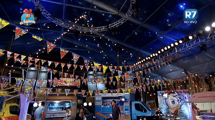 13.nov.2015 - - Reprodução/Record