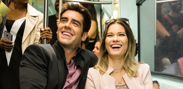 Marcos Pitombo e Karen Junqueira gravam na estação Vila Prudente de metrô, em São Paulo, a novela "Haja Coração" - Ramón Vasconcelos/Globo - Ramón Vasconcelos/Globo