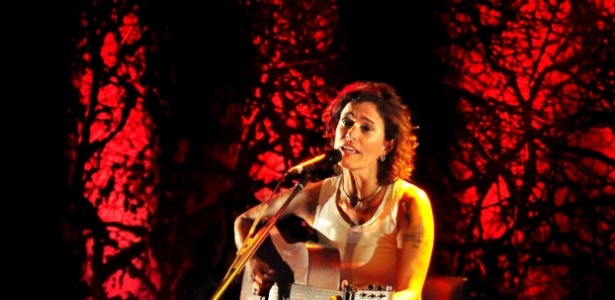 A cantora Zélia Duncan no show "O Lado Bom da Solidão" - Divulgação