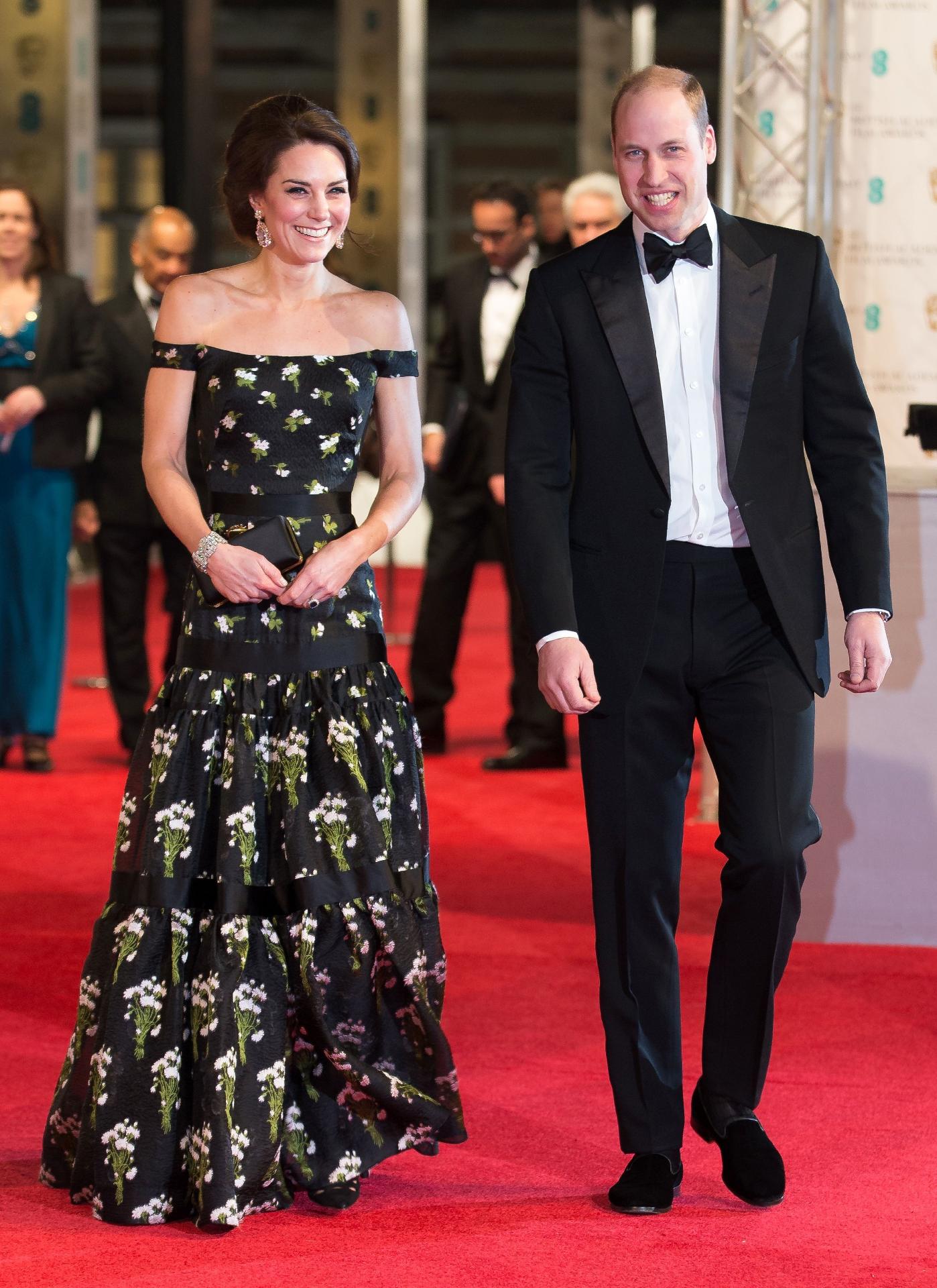 Kate Middleton e Príncoipe William chegam sorridentes ao BAFTA, a principal premiação britânica do cinema - Daniel Leal Olivas/AFP