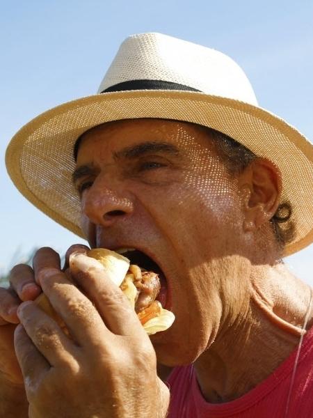 O hambúrguer X do Gomes continua sendo mais pedido no negócio do ator  - Marcelo de Jesus/UOL - Marcelo de Jesus/UOL