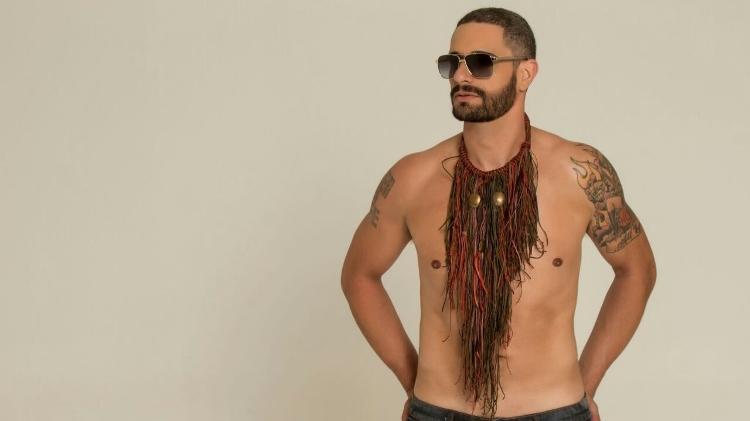 Ex-BBB Daniel Fontes em ensaio recente que fez sem camisa e de caça jeans - David Mazzo/Divulgação - David Mazzo/Divulgação