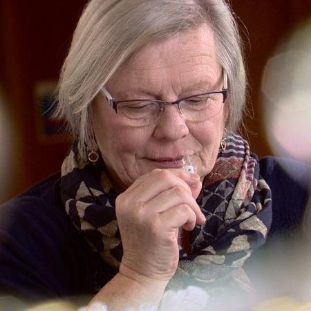 Olfato poderoso de Joy pode ajudar milhares de pessoas que têm ou que terão Parkinson  - BBC