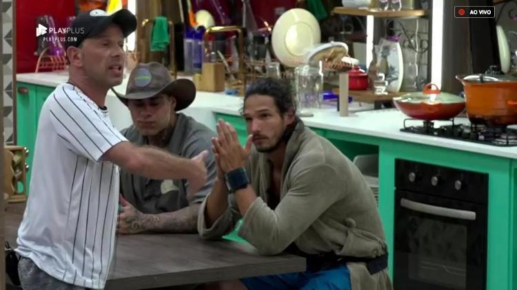 Discussão Ilha 2 - Reprodução/PlayPlus - Reprodução/PlayPlus