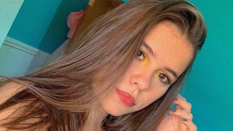 Leticia Amorim, 17, viu seu vídeo com as regras do Jogo do Gugu viralizar de um dia para o outro - Reprodução/Instagram