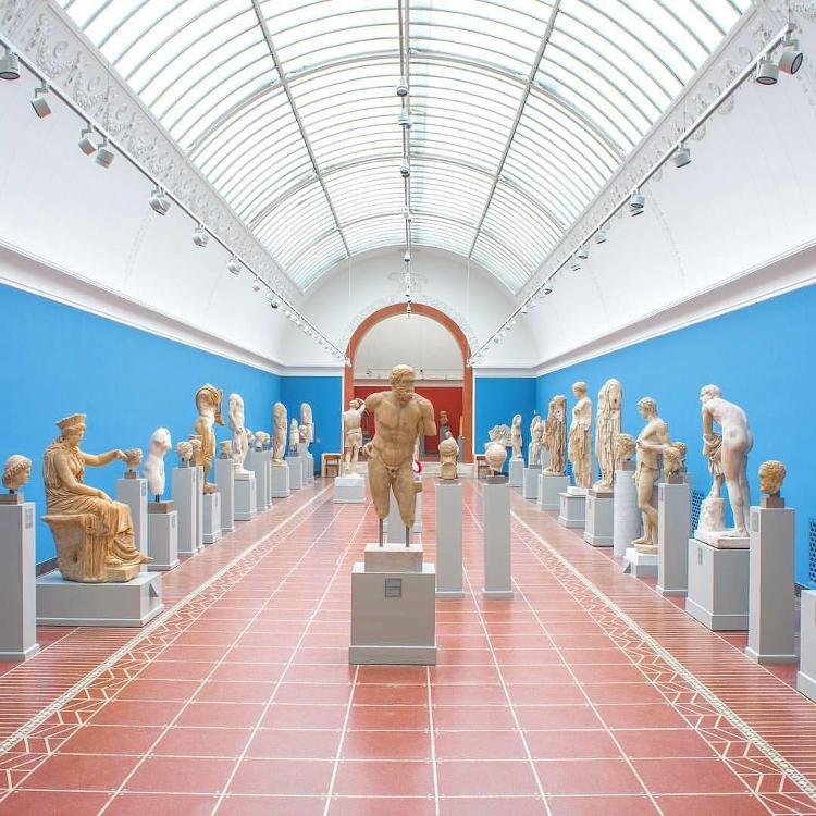 Glyptoteket, em Copenhague, na Dinamarca Glyptoteket, em Copenhague, na Dinamarca