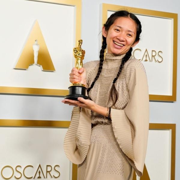 Chloé Zhao, diretora de 'Nomadland', teve vitória histórica no Oscar 2021