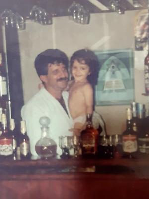 Diana e o padrasto foram próximos durante os seus primeiros anos de vida - Acervo pessoal