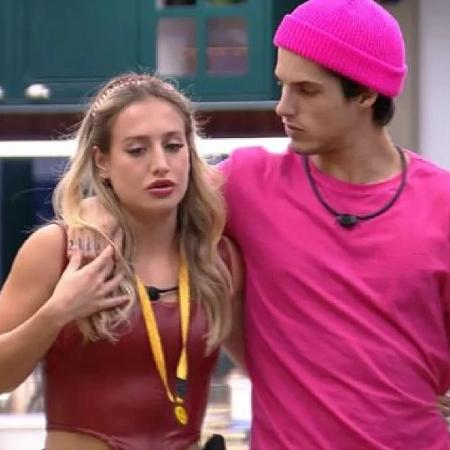 Bruna Griphao e Gabriel se afastaram após alerta de Tadeu sobre comportamentos do brother - Reprodução/Globoplay