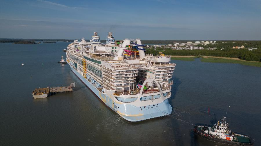 Icon of the Seas em sua primeira viagem em mar aberto para testes, em junho de 2023