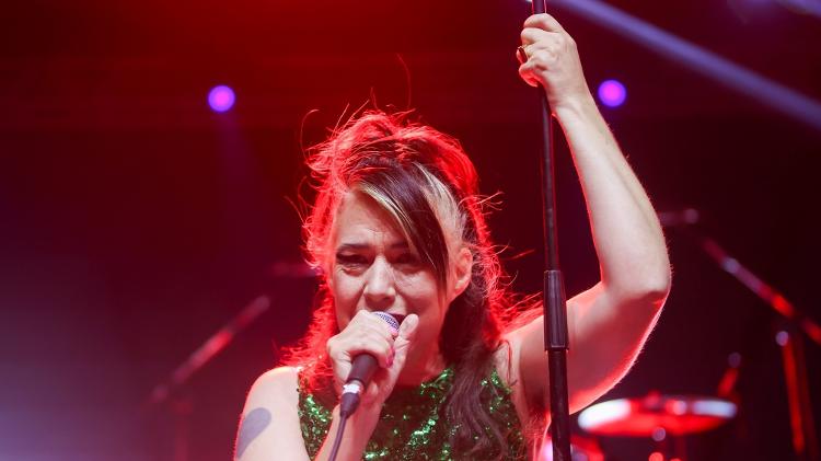 Kathleen Hanna canta com o Bikini Kill no Audio Club, em São Paulo, onde a banda faz um segundo show no dia 14/3