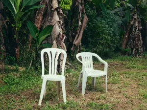 Cadeira de boteco vira ícone pop, mas já foi banida em ruas da Europa