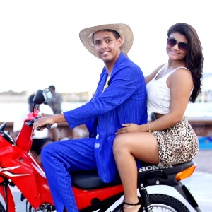 Rei da Cacimbinha ganhava apenas R$ 800 há um ano, mas a "zoeira" multiplicou o rendimento - Divulgação - Divulgação