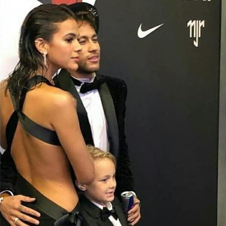 Neymar posa com Bruna Marquezine e Davi Lucca em sua festa - Reprodução/Instagram - Reprodução/Instagram