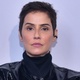 No backstage, Deborah Secco aparece com o cabelo curto e posa para fotógrafos que realizam a cobertura da São Paulo Fashion Week - Francisco Cepeda/AgNews