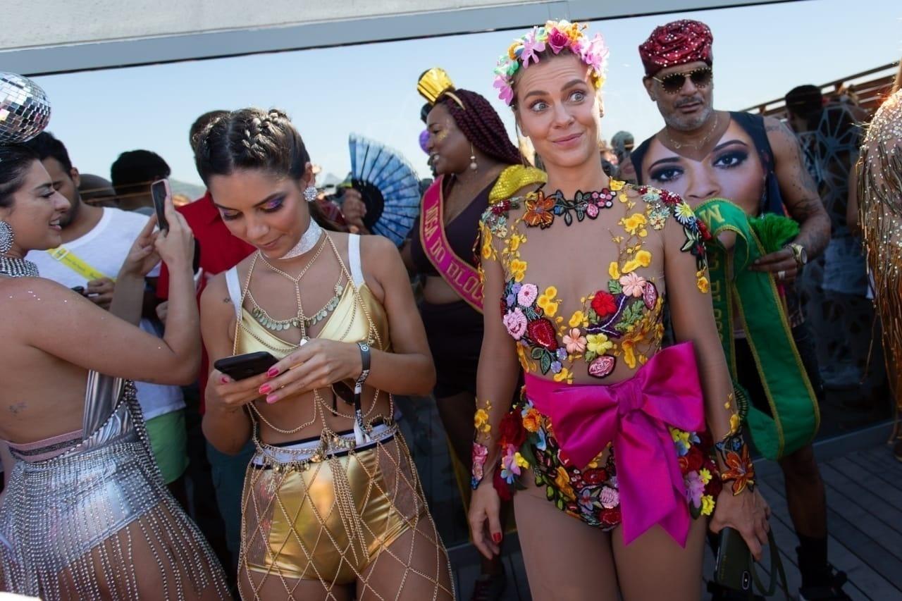 Famosos se reúnem para esquenta antes de caírem na folia no Bloco da Preta - Douglas Shineidr/UOL
