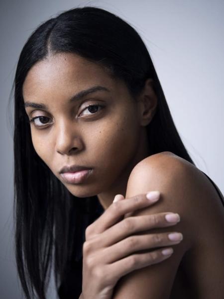 A modelo Rayane Brown nasceu em Terra Dura, favela em Aracaju - Divulgação